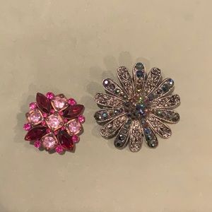 Antique 1950s floral brooches set of 2